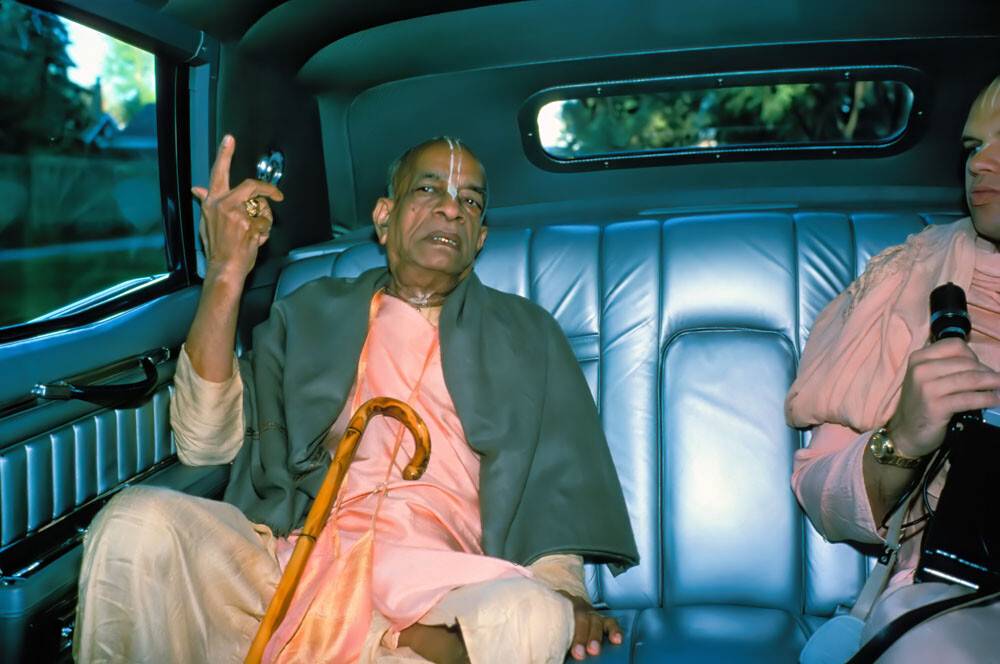 Srila Prabhupada Preaches in a Car