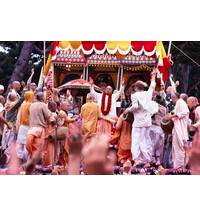 Srila Prabhupada Dances on Stage at London Ratha Yatra