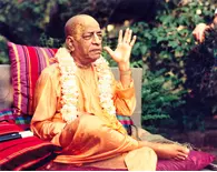 Srila Prabhupada in Detroit, Lecturing in Garden Srila Prabhupada in Detroit, Lecturing in Garden