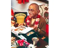 Srila Prabhupada in Johannesburg, Reviewing New 5th Canto Srila Prabhupada in Johannesburg, Reviewing New 5th Canto