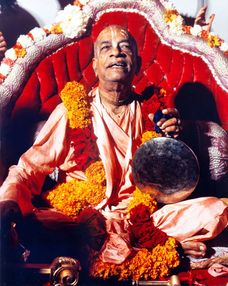 Srila Prabhupada at New Dwaraka, Playing Gong
