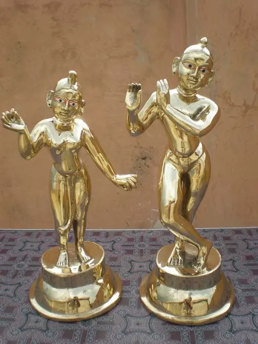 Radha Krishna Deities (Brass 16\" Round Base)